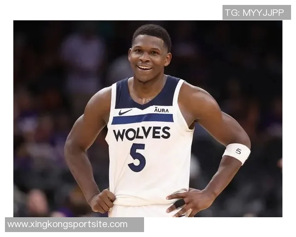 爱德华兹第三节狂轰21分全场最高35分助球队取得胜利表现惊艳