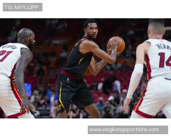 老船长保罗半场表现抢眼9助攻3分1板正负值高达25